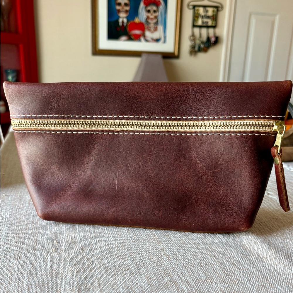 Portland Leather Large Classic Makeup Bag, NWOT, rich Cognac color!!
